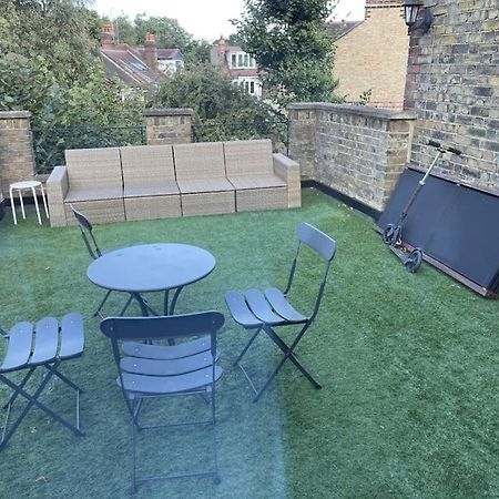 Spacious Two Bedroom Flat In Prestigious Highgate. London Exterior foto