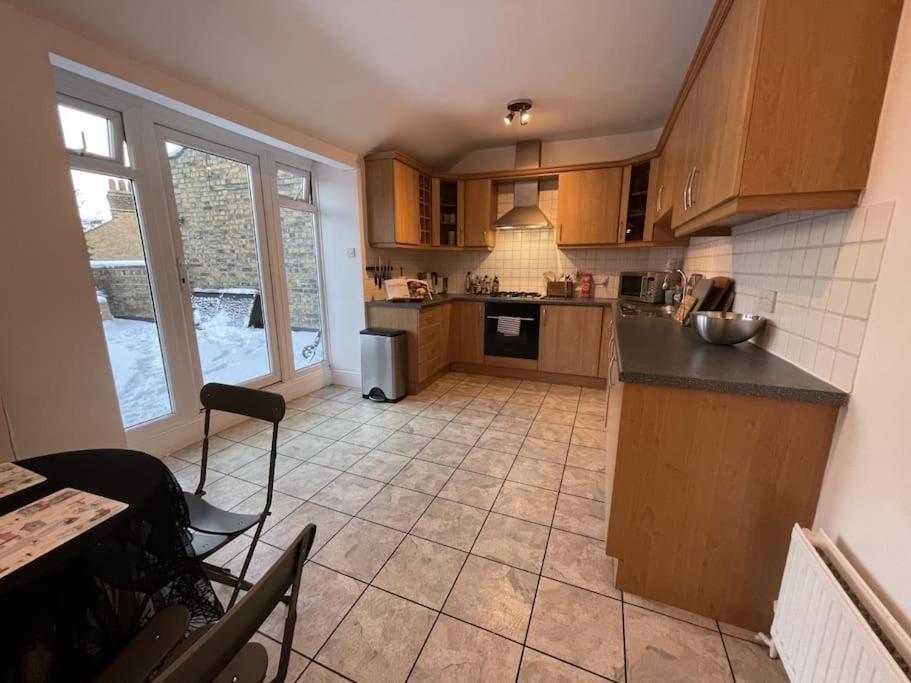 Spacious Two Bedroom Flat In Prestigious Highgate. London Exterior foto